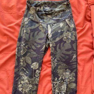 Green Floral Patterned Workout Leggings